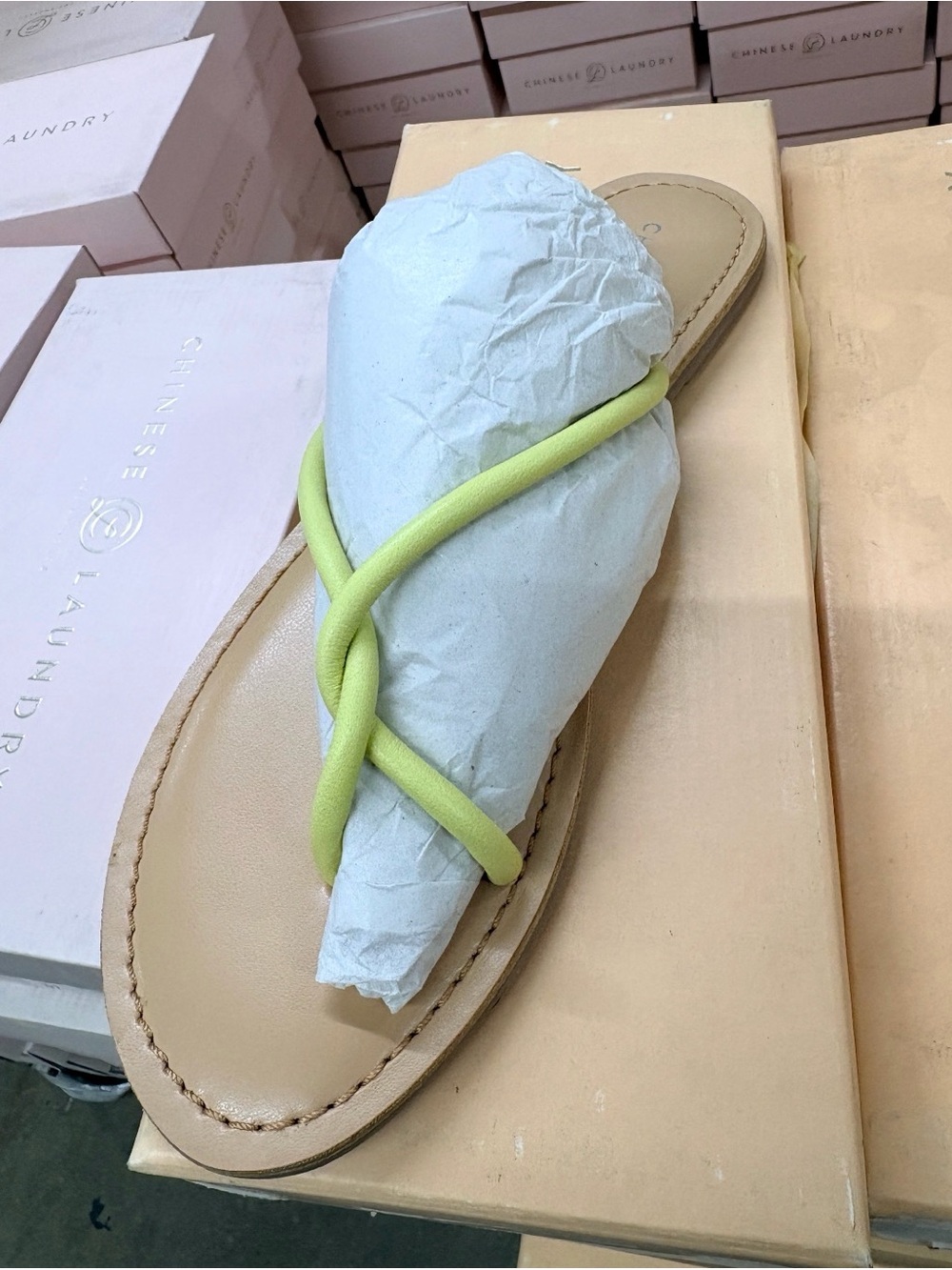 New Sz 7-9.5 Chinese Laundry CAMISHA Lime Green Leather Strap Slide Sandal